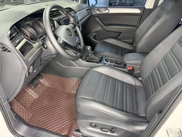 <b>Volkswagen Touran L</b>, 2021

2 575 000 ₽

37 000 км

• Двигатель: 1.4л
• Топливо: бензин
• КПП: робот
• Привод: передний
