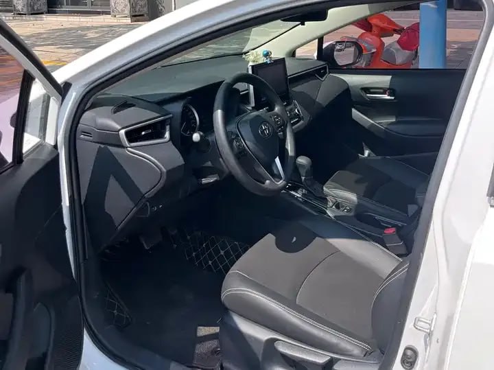 <b>Toyota Corolla</b>, 2022

1 760 000 р.

38 000 км

• Двигатель: 1.2л
• Топливо: бензин
• КПП: автомат
• Привод: передний
