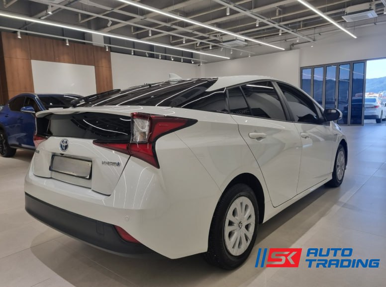 🚘**  Toyota Prius 1.8**

⚙️ **Характеристики:**

☑️ Год: 2022
☑️ Тип трансмиссии: Вариатор
☑️ Объем: 1.8 л./Бензин + электричество
☑️ Пробег: 70947 км.
☑️ Наличие тюнинга: нет
**
****💸**** Итого: 2 334 720₽**
__
____🗺____ Мы работаем по всей России и совершаем подбор автомобиля по индивидуальным критериям для каждого__

📲 **Если Вас заинтересовала покупка автомобиля** ⬇️

📞 [Александра](https://wa.me/message/6YITD6XGWUKSD1)

📱 **+7(913)822-67-72**

ℹ️ **Отдел продаж: 

**📱** ****+7(993)282-67-72****

**📞 [WhatsApp](https://wa.me/79932826772?text=%D0%9F%D1%80%D0%B8%D0%B2%D0%B5%D1%82!%20%F0%9F%91%8B%20%D0%9C%D0%B5%D0%BD%D1%8F%20%D0%B8%D0%BD%D1%82%D0%B5%D1%80%D0%B5%D1%81%D1%83%D0%B5%D1%82...)