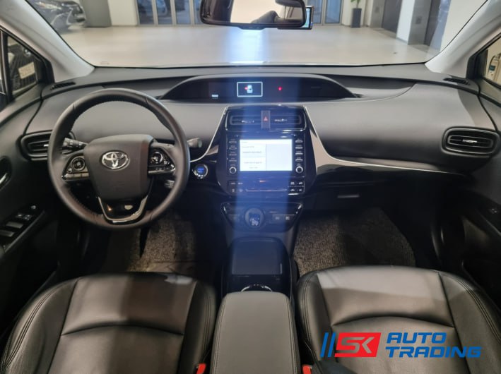 🚘**  Toyota Prius 1.8**

⚙️ **Характеристики:**

☑️ Год: 2022
☑️ Тип трансмиссии: Вариатор
☑️ Объем: 1.8 л./Бензин + электричество
☑️ Пробег: 70947 км.
☑️ Наличие тюнинга: нет
**
****💸**** Итого: 2 334 720₽**
__
____🗺____ Мы работаем по всей России и совершаем подбор автомобиля по индивидуальным критериям для каждого__

📲 **Если Вас заинтересовала покупка автомобиля** ⬇️

📞 [Александра](https://wa.me/message/6YITD6XGWUKSD1)

📱 **+7(913)822-67-72**

ℹ️ **Отдел продаж: 

**📱** ****+7(993)282-67-72****

**📞 [WhatsApp](https://wa.me/79932826772?text=%D0%9F%D1%80%D0%B8%D0%B2%D0%B5%D1%82!%20%F0%9F%91%8B%20%D0%9C%D0%B5%D0%BD%D1%8F%20%D0%B8%D0%BD%D1%82%D0%B5%D1%80%D0%B5%D1%81%D1%83%D0%B5%D1%82...)
