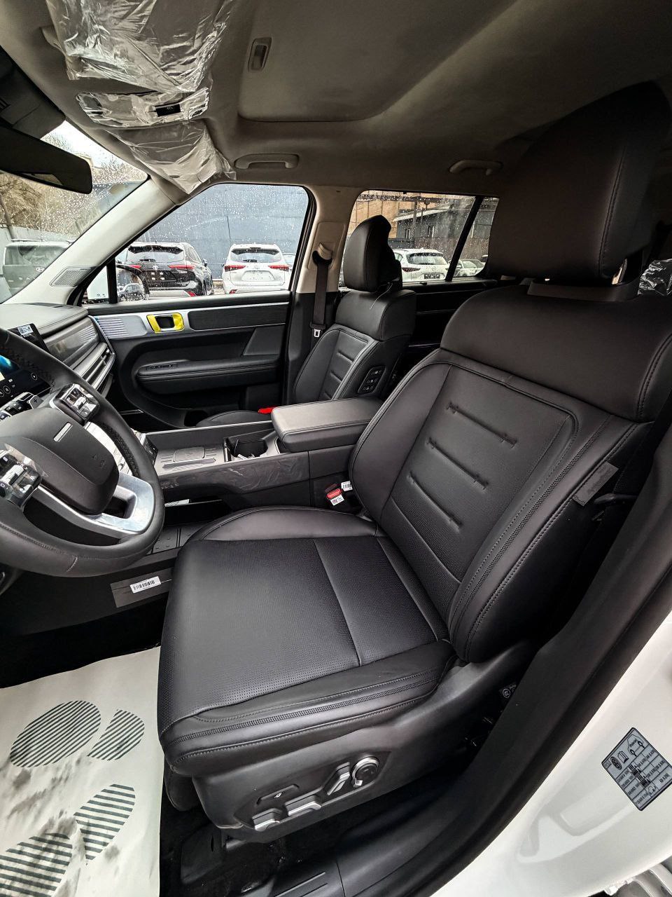 <b>Hyundai Santa Fe</b>

5 800 000 р.

Цвет: белый, черный

• Двигатель: 2.0л
• Топливо: бензин
• Привод: полный
• Кузов: внедорожник
