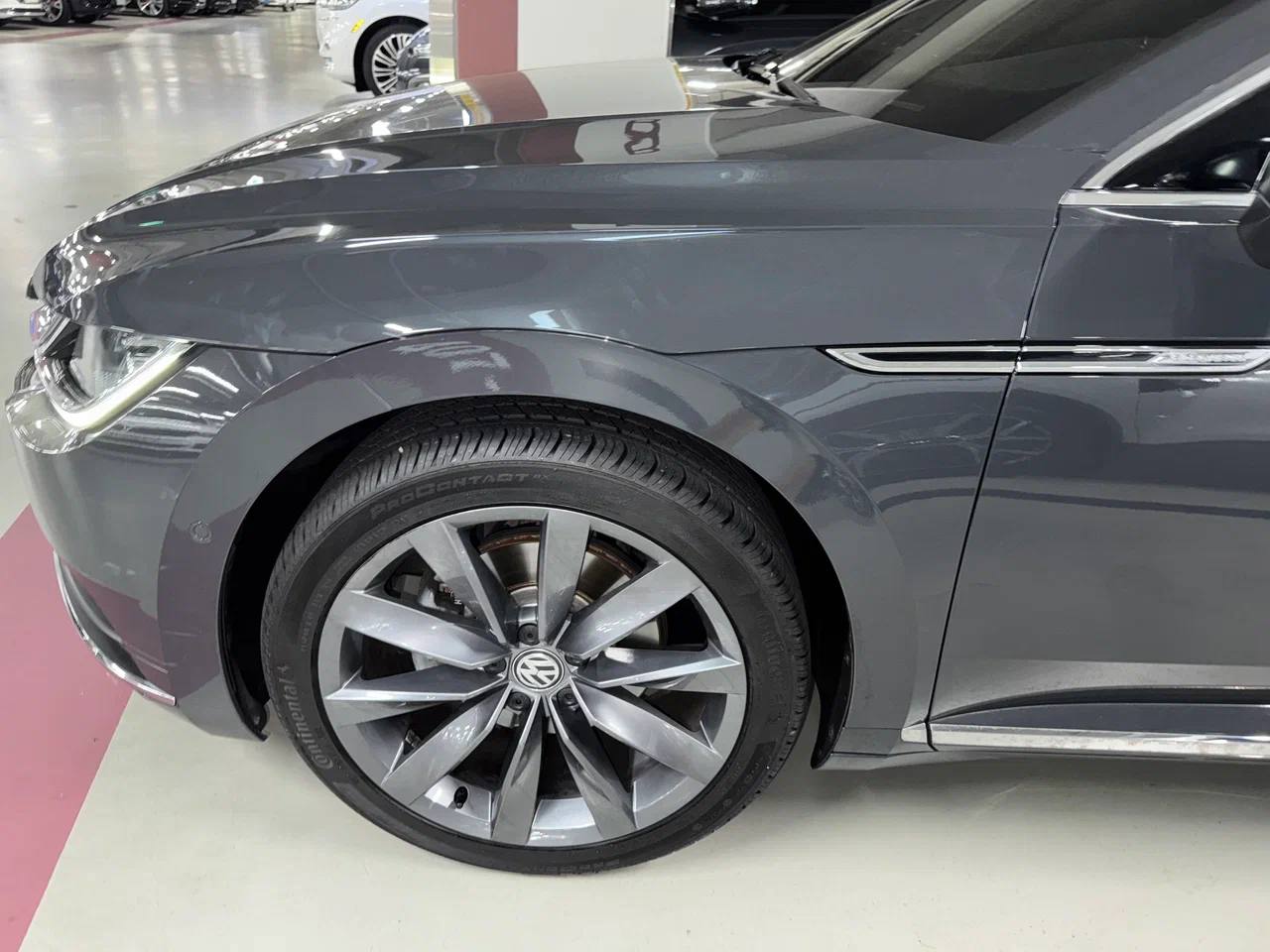 <b>Volkswagen Arteon</b>, 2020

3 345 000 ₽

42693 км

• Двигатель: 2.0л
• Топливо: дизель
• КПП: автомат
• Привод: полный
