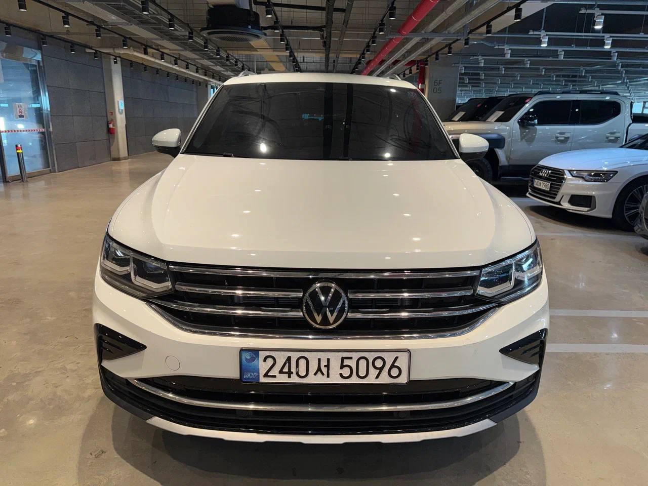 <b>Volkswagen Tiguan</b>, 2021

3 085 000 ₽

72 194 км

• Двигатель: 2.0л
• Топливо: дизель
• Привод: полный
• Кузов: кроссовер
