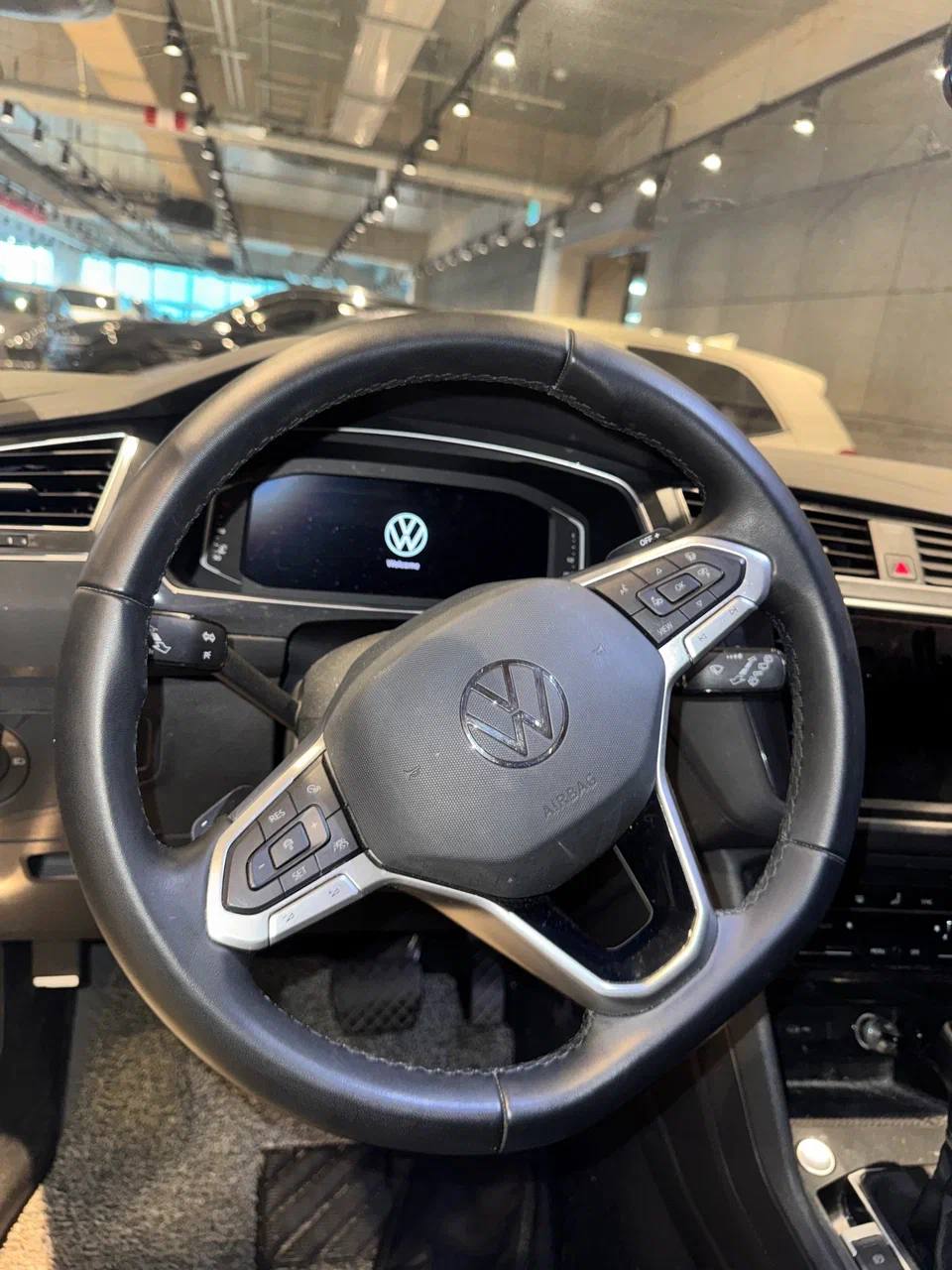 <b>Volkswagen Tiguan</b>, 2021

3 085 000 ₽

72 194 км

• Двигатель: 2.0л
• Топливо: дизель
• Привод: полный
• Кузов: кроссовер
