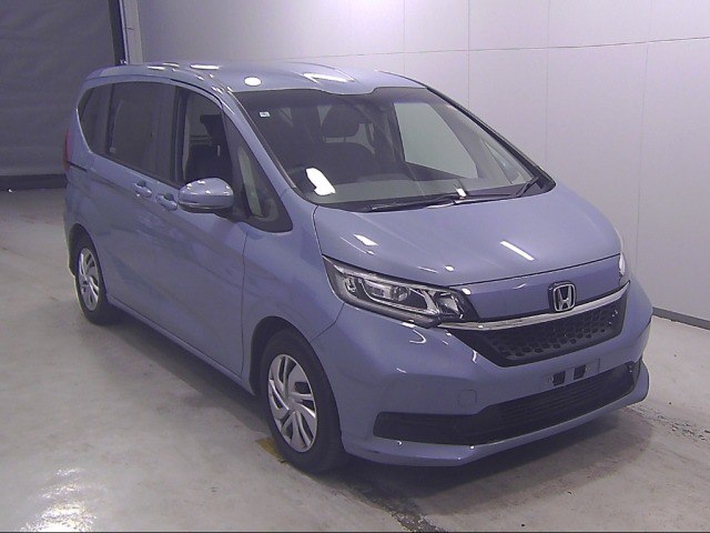 <b>Honda Freed+</b>, 2022

1 390 000 р.

31 000 км

• Двигатель: 1.5л
• КПП: вариатор
• Привод: передний
