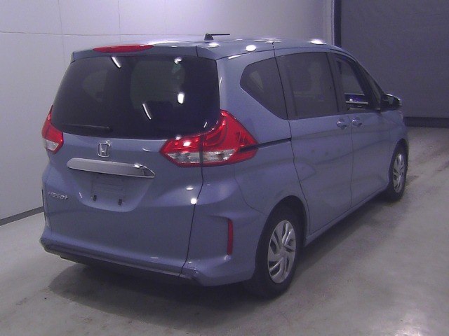 <b>Honda Freed+</b>, 2022

1 390 000 р.

31 000 км

• Двигатель: 1.5л
• КПП: вариатор
• Привод: передний
