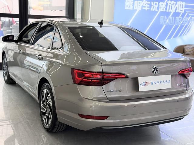 <b>Volkswagen Sagitar</b>, 2022

1 685 000 ₽

18 000 км

• Двигатель: 1.4л
• КПП: робот
• Привод: передний
