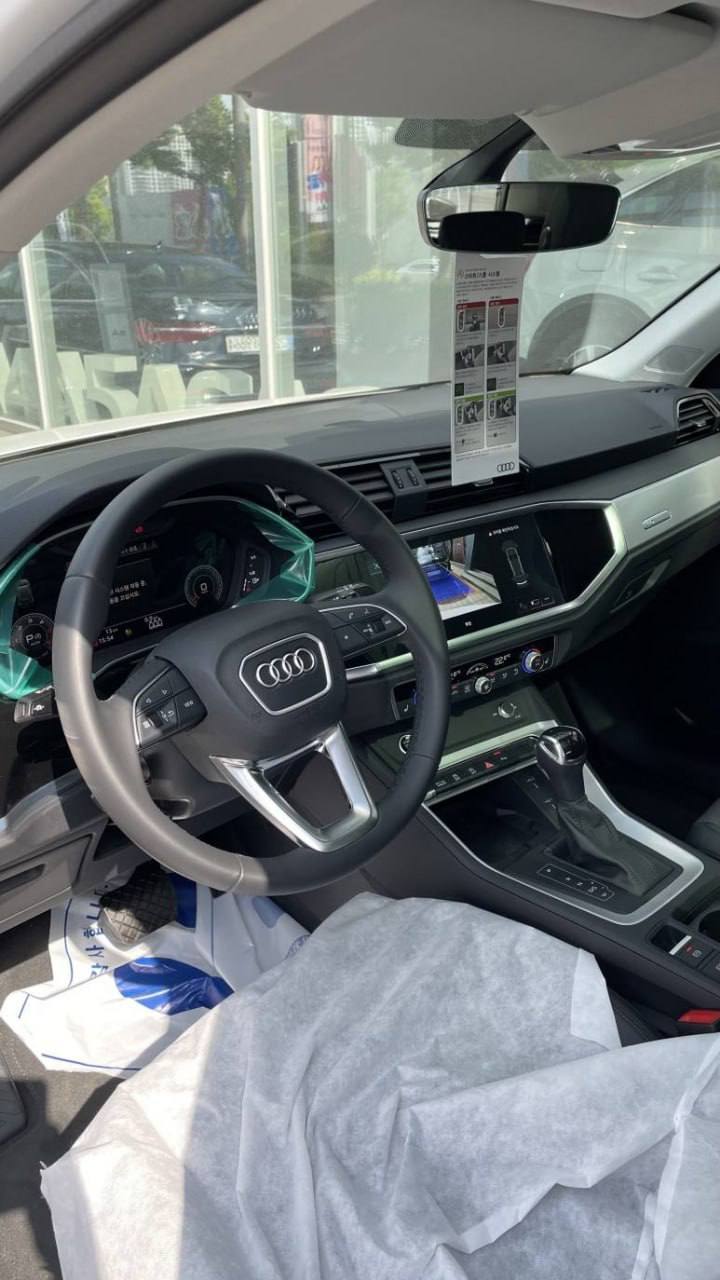 <b>Audi Q3</b>, 2025

4 900 000 ₽

0 км

• Двигатель: 2.0л
• Топливо: дизель
• КПП: автомат
• Привод: передний
• Кузов: кроссовер
