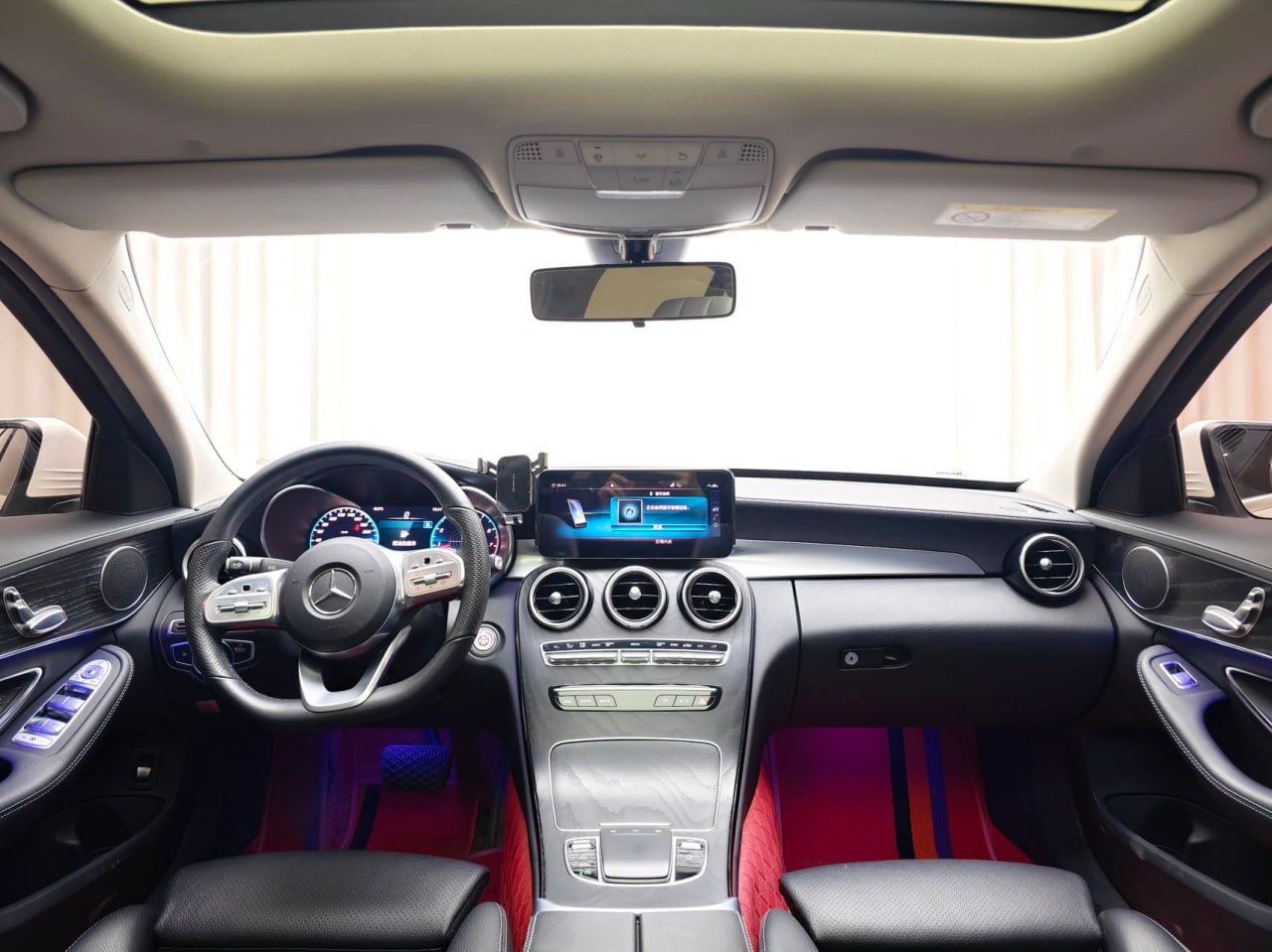 <b>Mercedes-Benz C-Class</b>, 2021

2 920 000 ₽

47 000 км

• Двигатель: 1.5л
• Топливо: бензин
• Привод: передний
