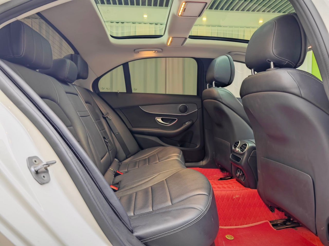 <b>Mercedes-Benz C-Class</b>, 2021

2 920 000 ₽

47 000 км

• Двигатель: 1.5л
• Топливо: бензин
• Привод: передний
