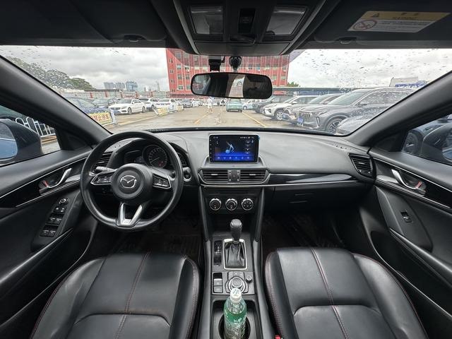 __‼️ Доступен к заказу из Китая  🚛__ 

🇯🇵 Mazda CX-4
🚗 Автомобиль - 2021г. ЛЕВЫЙ руль
🏃‍♂️ Пробег - 62.000 км
🎬 Мотор 2.0 бензин 2вд 
👍 Комплектация Blue Sky Vitality Edition
📸 Полную информацию по авто можно получить у нашего специалиста по ссылке 👇 

✉️ [Оставить запрос](https://b24-ll968a.bitrix24.site/crm_form_ve5ey/)
📱 [Или написать в вотсап](http://wa.me/79502949989)

💰 А цена данного автомобиля под ключ с растаможкой и утилём** 1.970.000**₽ по сегодняшним курсам
 

😎[Подобрать другую комплектацию](https://cncars.batareyka25.ru/?idmark=17&idmodel=663&iddriverform=&idgearboxtype=&idfuel=&ys=2021&ye=2021&millages=&millagee=&filteractive=1)