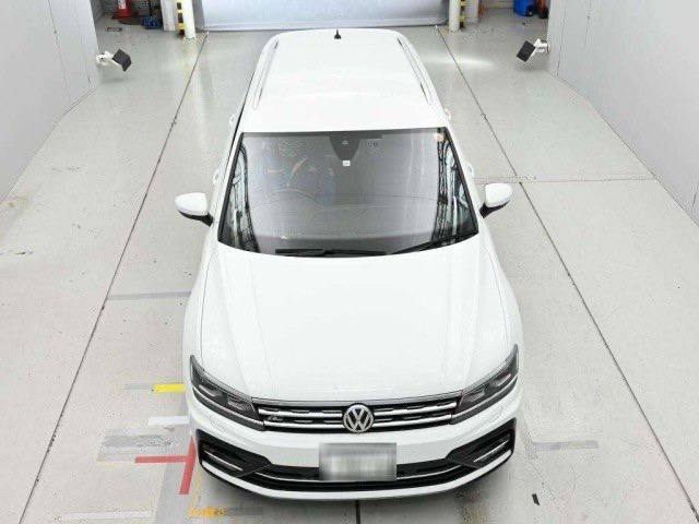 <b>Volkswagen Tiguan</b>, 2017

1 813 470 ₽

87 061 км

• Двигатель: 1.4л
• КПП: робот
• Привод: передний
• Кузов: кроссовер

