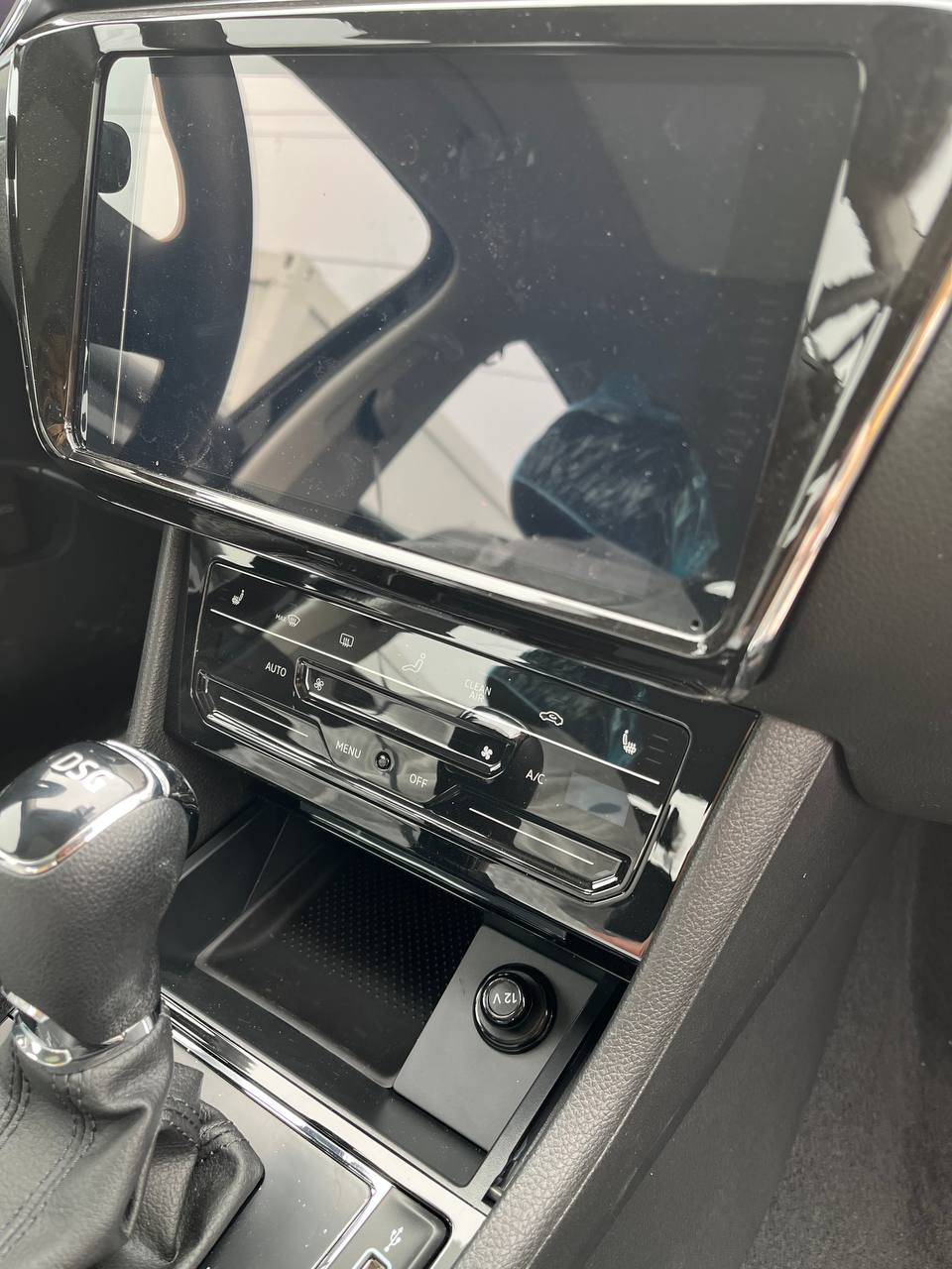 <b>Skoda Superb Premium edition</b>, 2025

3 000 000 ₽

• Двигатель: 1.4л
• Топливо: бензин
• КПП: автомат
• Привод: передний
