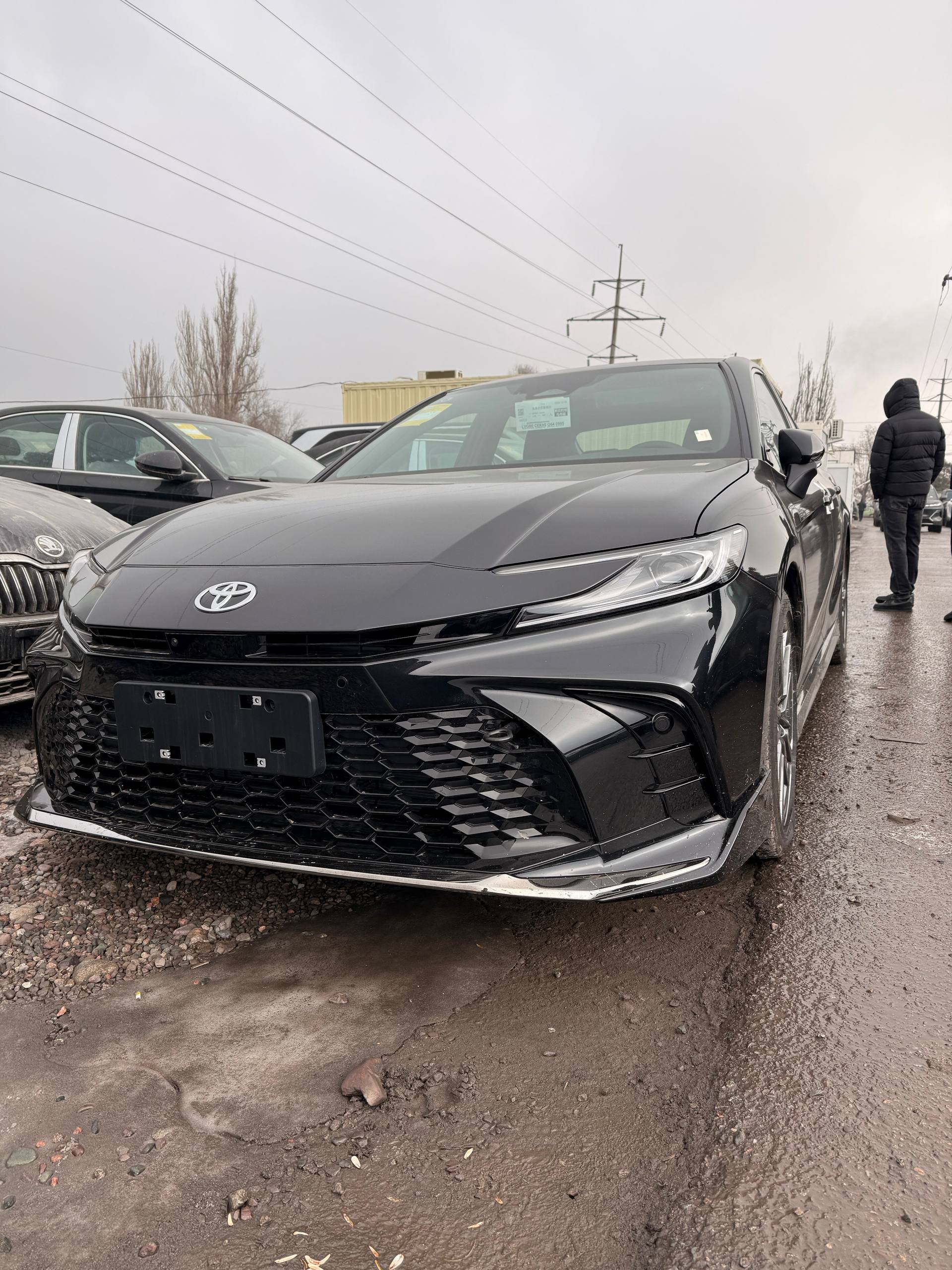<b>Toyota Camry</b>, 2025

4 200 000 ₽

Цвет: черный, белый

• Двигатель: 2.0л
• Топливо: гибрид
• Привод: передний
• Кузов: седан
