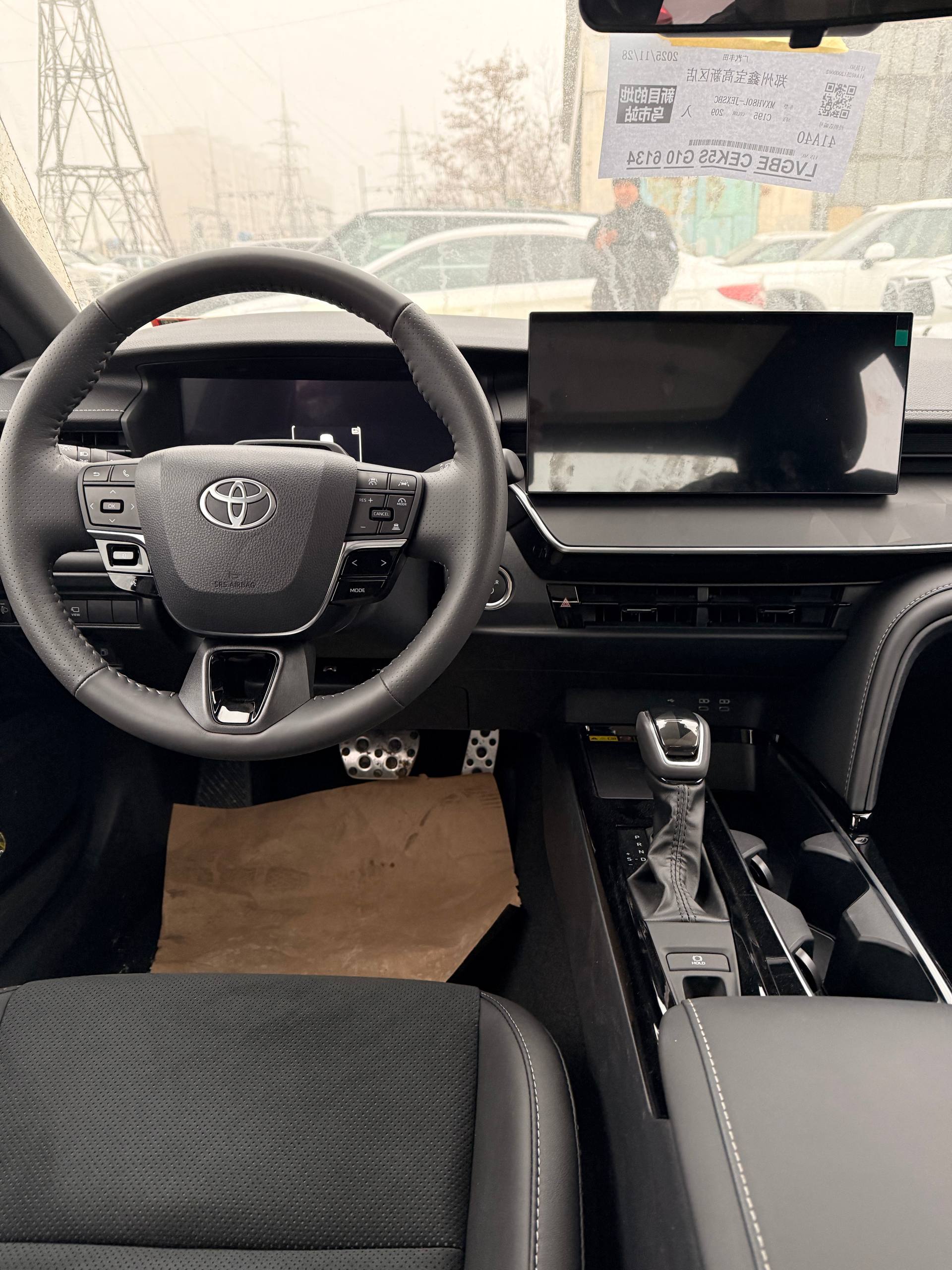 <b>Toyota Camry</b>, 2025

4 200 000 ₽

Цвет: черный, белый

• Двигатель: 2.0л
• Топливо: гибрид
• Привод: передний
• Кузов: седан
