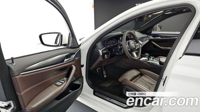 <b>BMW 5 Series (G30) 530i M Sport Package</b>, 2023

5 600 000 ₽

61277 км

• Двигатель: 2.0л
• Топливо: бензин
• Привод: полный
