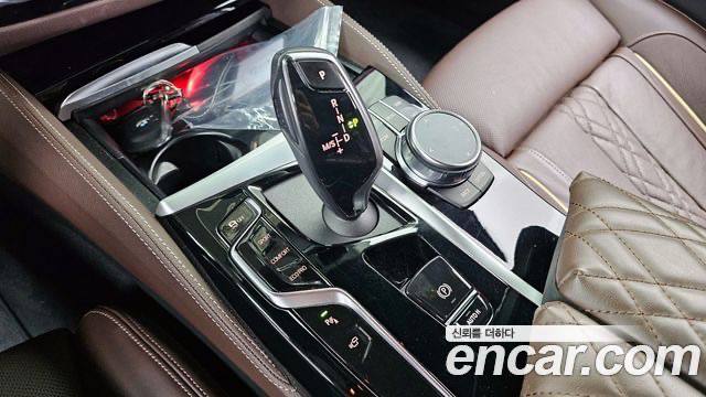 <b>BMW 5 Series (G30) 530i M Sport Package</b>, 2023

5 650 000 ₽

48952 км

• Двигатель: 2.0л
• Топливо: бензин
• Привод: полный
