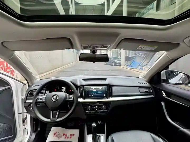 <b>Skoda Kamiq</b>, 2022

1 820 000 ₽

17 000 км

• Двигатель: 1.5л
• КПП: автомат
• Привод: передний
• Кузов: кроссовер
