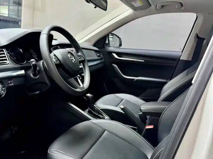 <b>Skoda Kamiq</b>, 2022

1 820 000 ₽

17 000 км

• Двигатель: 1.5л
• КПП: автомат
• Привод: передний
• Кузов: кроссовер
