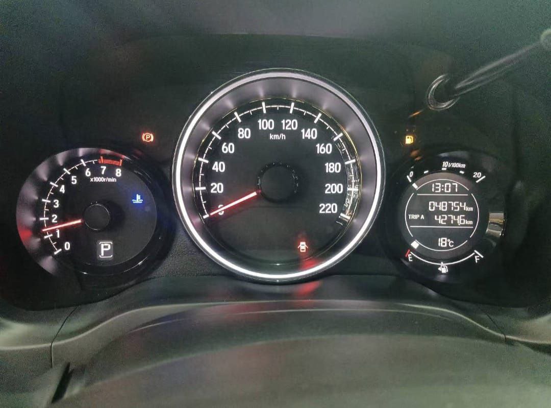 🚗 Honda XR-V 2021 | 1.5 131 л.с. | 48 000 км
🔥 Компактный кроссовер с отличной ценой и японской надежностью!

🔹 Ключевые характеристики:

· Год выпуска: 2021
· Пробег: 48 000 км
· Двигатель: 1.5 л (131 л.с.)
· КПП: Вариатор
· Привод: передний

💎 Комплектация:

· Практичность и экономичность:
  · Надежный двигатель i-VTEC
  · Плавный ход на вариаторе
  · Расход топлива от 5.8 л/100 км
· Комфорт и функциональность:
  · Кондиционер
  · Мультимедийная система с цветным экраном
  · Камера заднего вида
  · Электропривод зеркал
· Безопасность:
  · Система стабилизации VSA
  · 6 подушек безопасности
  · Антиблокировочная система ABS

💰 Цена: 1 800 000 ₽
✅ Под ключ:

· Все расходы включены
· Полное оформление

📞 ЗВОНИТЕ ДЛЯ ПОДРОБНОСТЕЙ!
+7 912 289-72-33

Контакты:
🚀 Telegram: @skupetsAvto
📞 WhatsApp: wa.me/79122897233

🌍 Сайт: worldautoimport.ru
📍 Офис в Екатеринбурге

✅ Если у вас возникли вопросы по данному автомобилю или вам нужна информация о доставке, не стесняйтесь обращаться к нам. Мы всегда рады помочь! 🚙

#SkupetsAvto #Екатеринбург #Honda #XRV #Кроссовер #ЯпонскиеАвто #ПродажаАвто