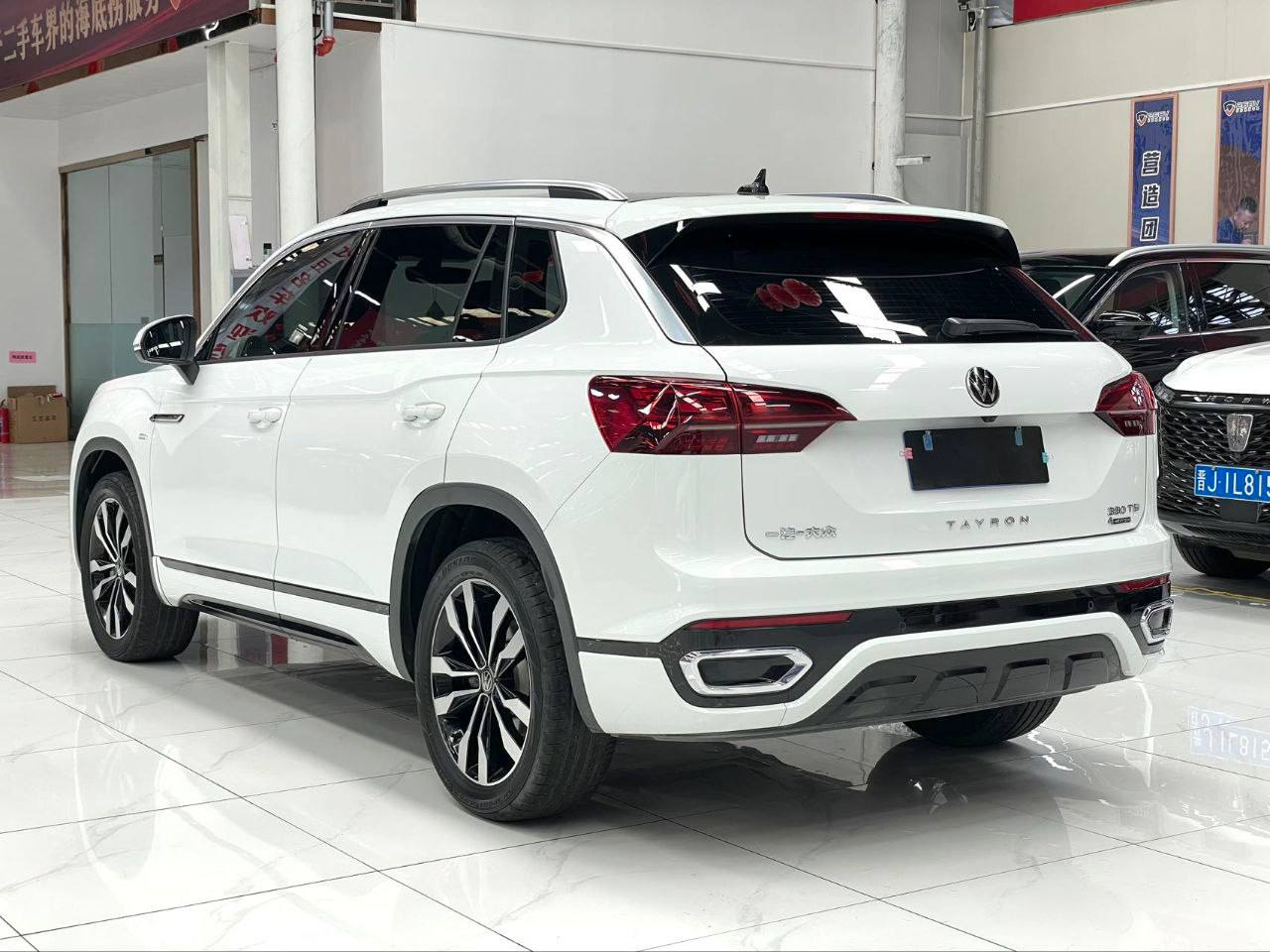 <b>Volkswagen Tayron</b>, 2022

2 880 000 р.

52 524 км

• Двигатель: 2.0л
• Топливо: бензин
• Привод: полный
