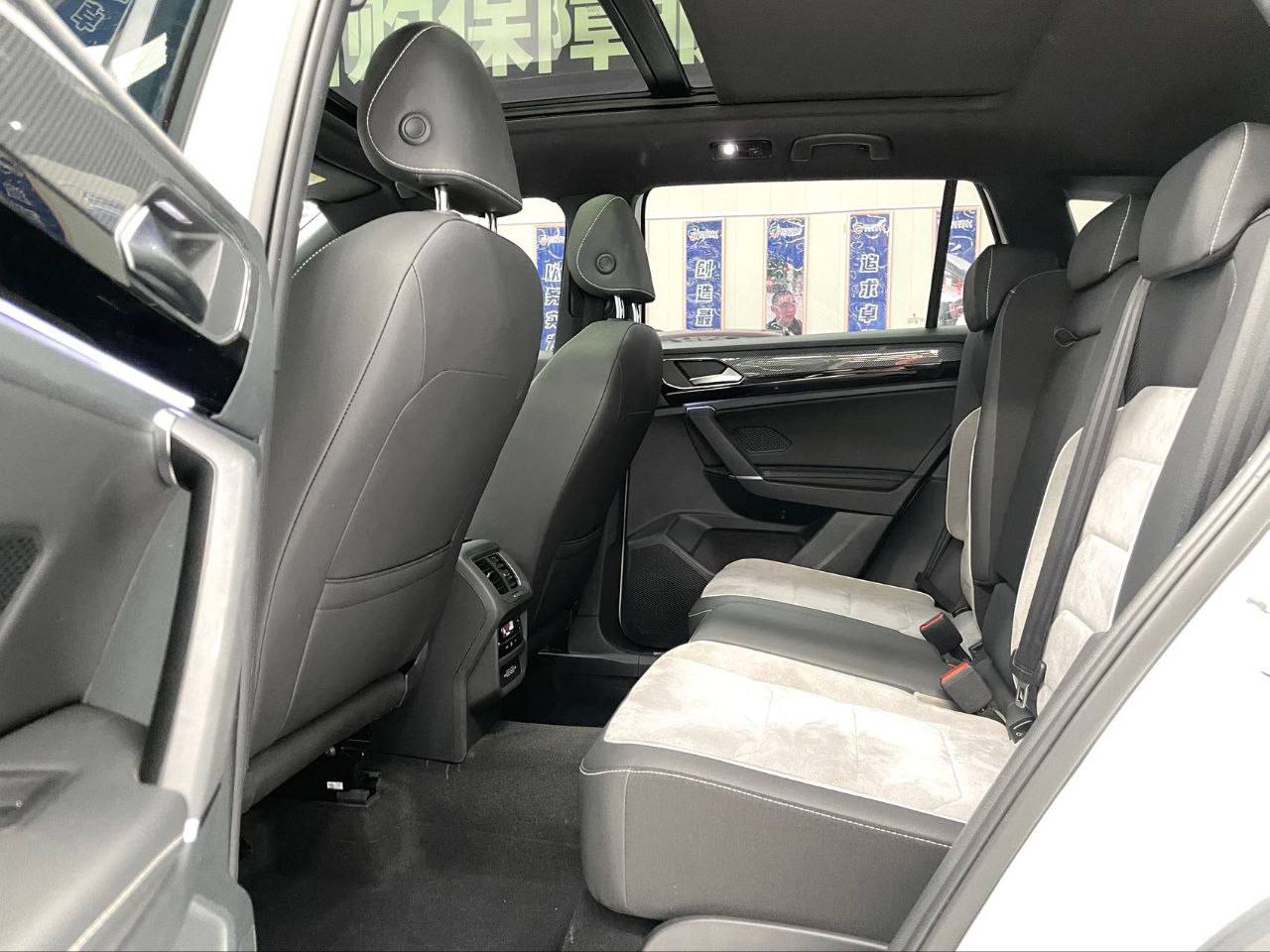 <b>Volkswagen Tayron</b>, 2022

2 880 000 р.

52 524 км

• Двигатель: 2.0л
• Топливо: бензин
• Привод: полный
