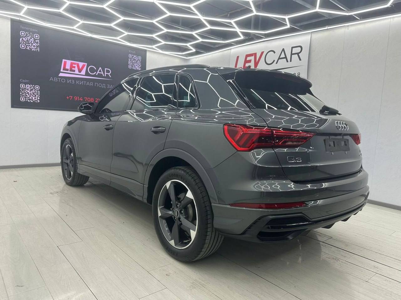 <b>Audi Q3</b>, 2022

2 640 000 р.

16000 км

• Двигатель: 1.4л
• Топливо: бензин
• Привод: передний
• Кузов: кроссовер
