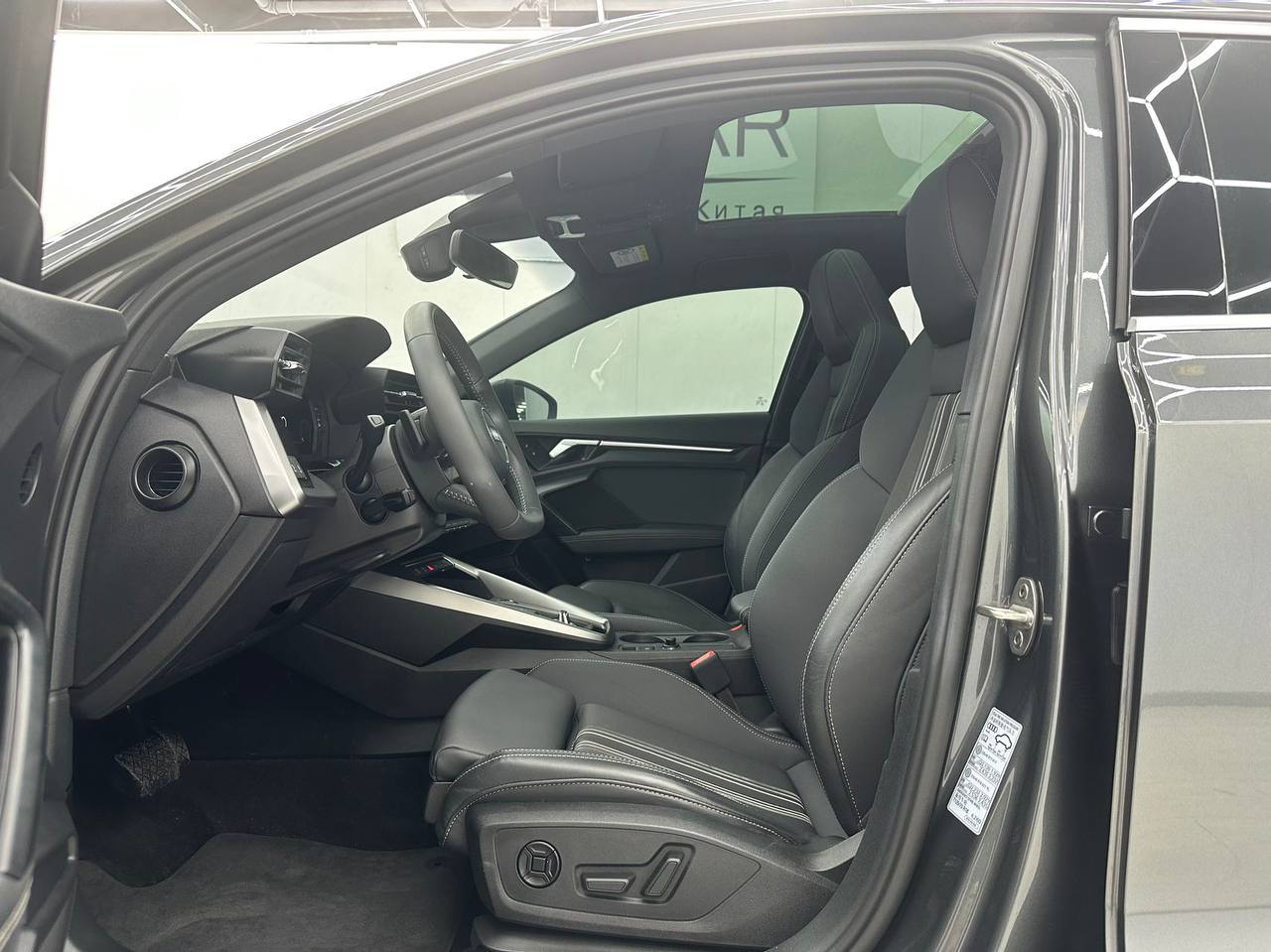 <b>Audi A3</b>, 2022

2 300 000 р.

22000 км

• Двигатель: 1.4л
• Топливо: бензин
• Привод: передний
• Кузов: седан
