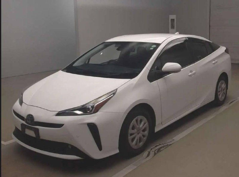 <b>TOYOTA PRIUS</b>, 2022

1 840 000 р.

61 000 км

• Двигатель: 1.8л
• Топливо: бензин
• Привод: полный
