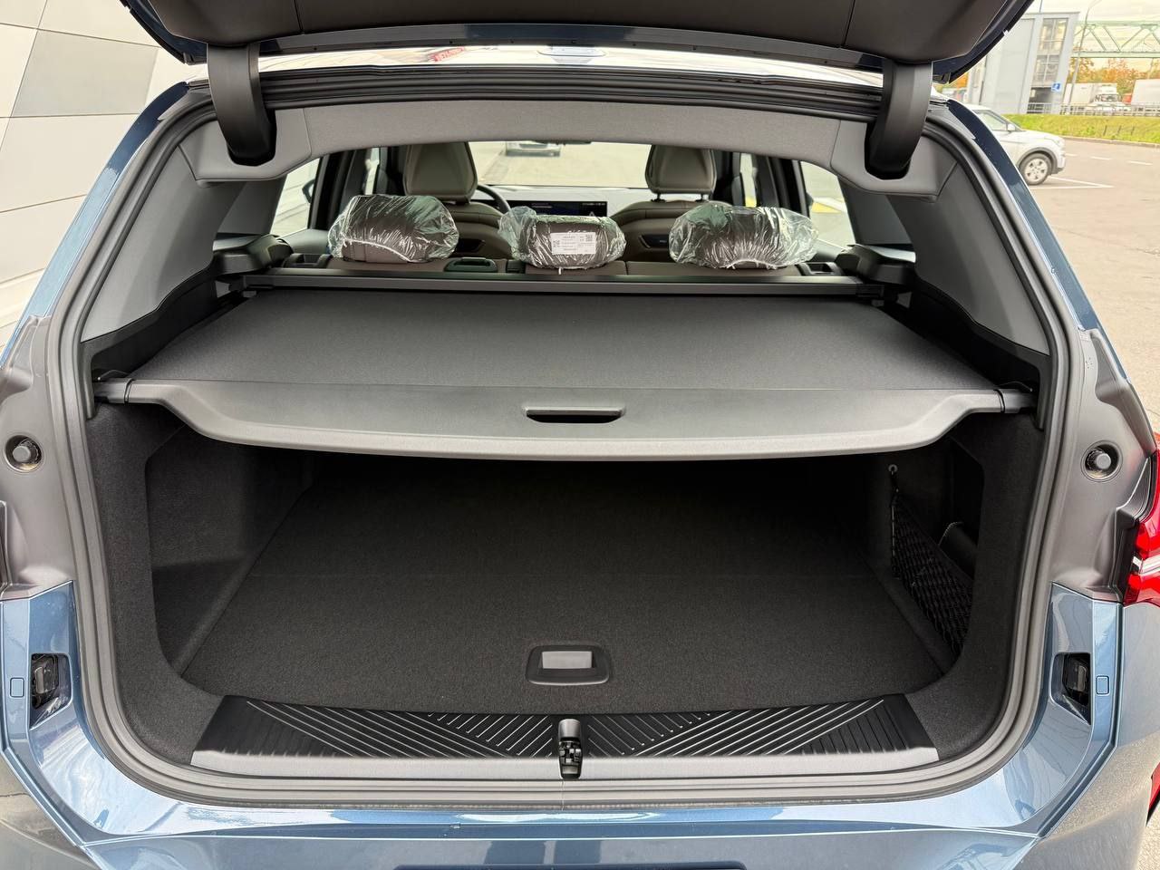 **ЭПТС действующий, коммерческий утиль сбор оплачен
BMW X3 G45 30Li xDrive Рестайлинг **🇩🇪**
2025г **2.0(258 л.с)АТ 4WD🚀
ПТС электронный 👌**
 комплектация:
**✅пакет MSport 
✅музыка Harman Kardon 
✅панорамная крыша
✅обогрев сидений 
✅темный потолок
✅фары LED
✅бесключевой доступ
✅память сидений 
✅Iconic Glow
✅контурная подсветка
✅камеры кругового обзора с 3D визуализацией
✅3х зонный климат
✅комфортные сиденья
✅колеса R20
✅кнопка запуска двигателя
✅электропривод сидений, багажника
✅большой полноцветный монитор
✅цифровая приборная панель
✅адаптивный круиз контроль
✅контроль полосы движении
✅мертвые зоны
✅предупреждение столкновения
✅кожаный салон
✅выбор режимов движения
✅парктроники перед зад
✅Bluetooth, Hands free, Apple CarPlay
✅и ещё куча всего
Абсолютно новый автомобиль, в пленках и пакетах
При желании возможна совместная постановка на учет в ГИБДД✅
Цена** 7.300.000 **
+79857553060
