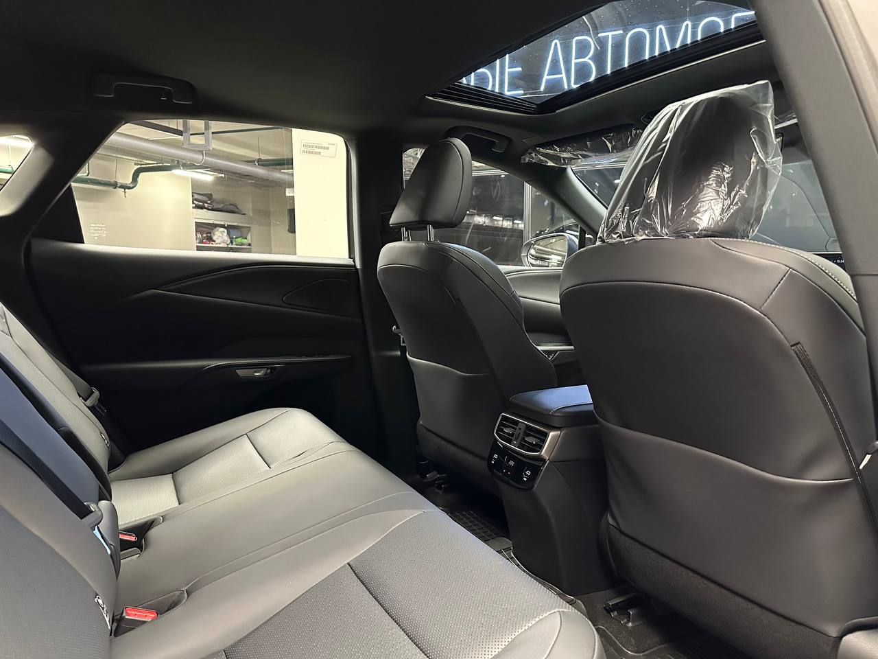 <b>Lexus RX V</b>, 2025

7 800 000 ₽

• Двигатель: 2.0л
• Топливо: бензин
• КПП: автомат
• Привод: полный
• Кузов: кроссовер
