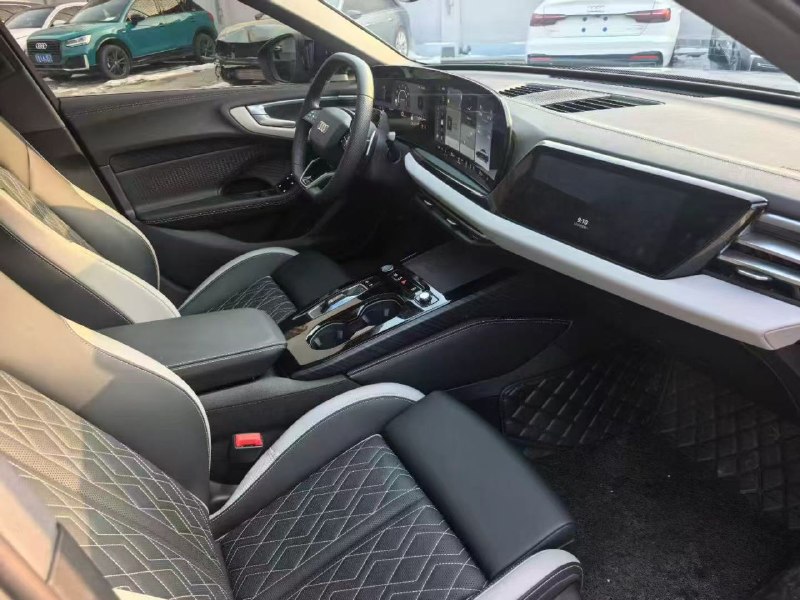 <b>Audi A5L</b>, 2026

5 250 000 р.

2 200 км

• Двигатель: 2.0л
