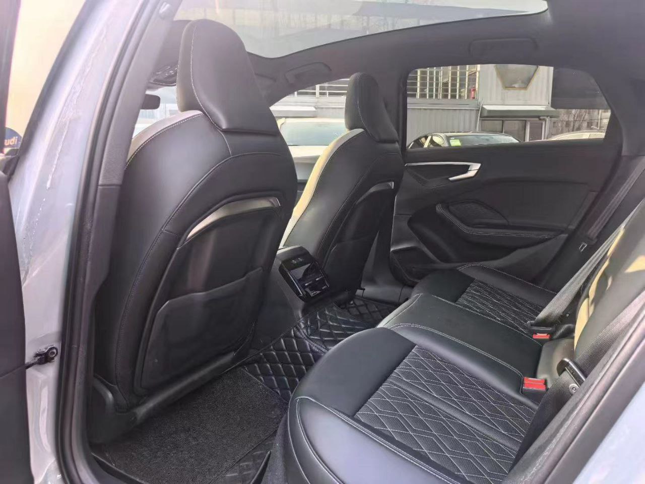 <b>Audi A5L</b>, 2026

5 250 000 р.

2 200 км

• Двигатель: 2.0л
