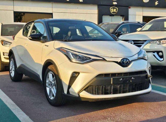 <b>Toyota C-HR</b>

3 000 000 ₽

• Двигатель: 1.8л
• Топливо: гибрид
• Привод: передний
• Кузов: кроссовер
