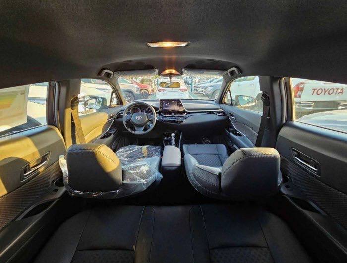 <b>Toyota C-HR</b>

3 000 000 ₽

• Двигатель: 1.8л
• Топливо: гибрид
• Привод: передний
• Кузов: кроссовер
