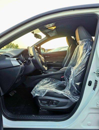 <b>Toyota C-HR</b>

3 000 000 ₽

• Двигатель: 1.8л
• Топливо: гибрид
• Привод: передний
• Кузов: кроссовер
