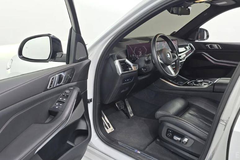 <b>BMW X5</b>, 2024

11 771 000 р.

30000 км

• Двигатель: 3.0л
• Топливо: дизель
• КПП: автомат
• Привод: полный
• Кузов: внедорожник
