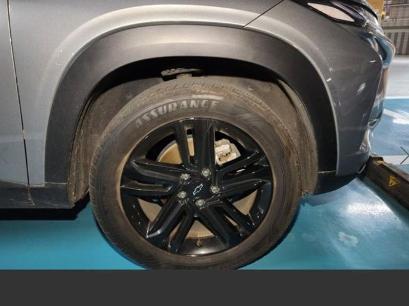 <b>Chevrolet Trax</b>, 2023

1 833 230 р.

25 677 км

• Двигатель: 1.199л
• Топливо: бензин
• КПП: автомат
