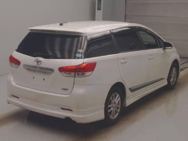 🟦🟦🟦🟦
на нашей стоянке в Японии 🇯🇵

🚘 **TOYOTA WISH**
🗣** Год выпуска: **2012 год 2 месяц 
🗣 **Двигатель:** 1.8 л.
🗣 **Привод: **Передний привод 
🗣 **Пробег: **85.000 км.
🗣 **Оценка: **3.5 балла 
🗣 **Комплектация: **S

💸 Стоимость — **1.270.000₽
**————————————**
**📲 [**ВЫКУПИТЬ ДАННЫЙ АВТО**](https://wa.me/+79242394776)