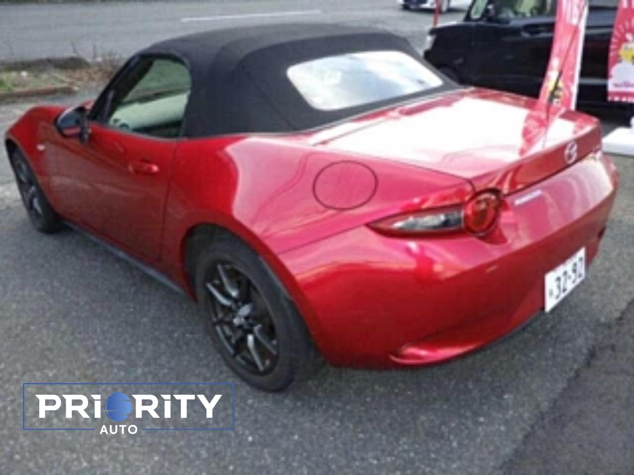 <b>Mazda Roadster</b>
