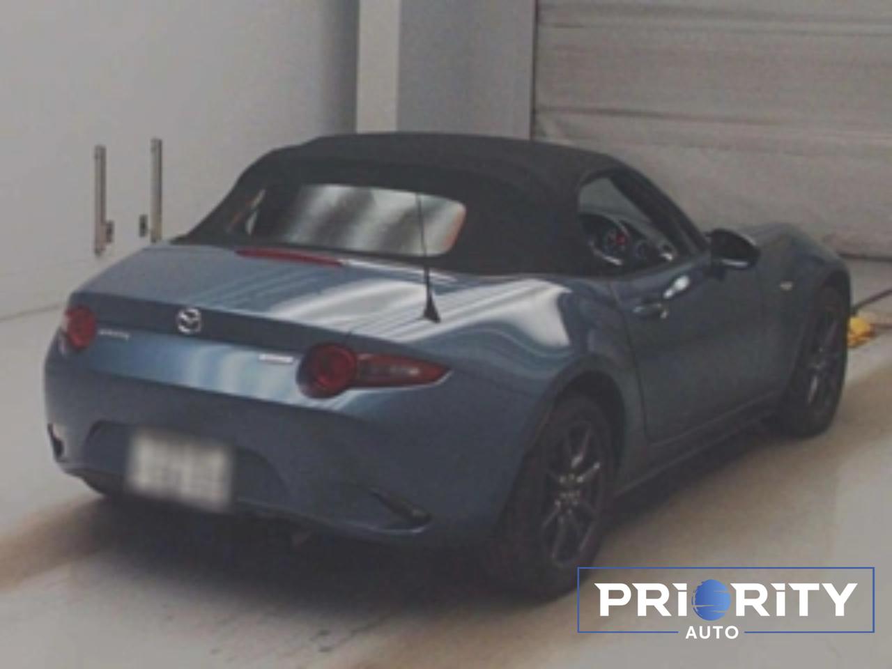 <b>Mazda Roadster</b>
