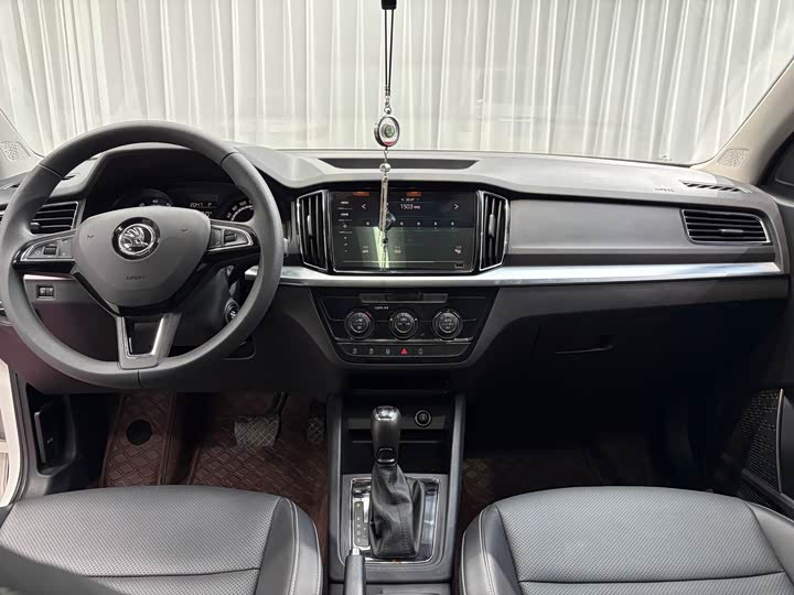 <b>Skoda Kamiq</b>, 2021

2 250 000 ₽

30000-60000 км

• Двигатель: 1.5л
• Топливо: бензин
• КПП: автомат
• Привод: передний
• Кузов: кроссовер
