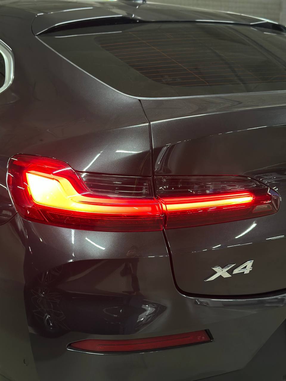 📎🤙🤙🤙🤙🤙🤙🤙📎
**BMW X4 2022
**
**Что по характеристикам:**

• Двигатель: 2.0 бензин, полный привод
• Пробег: 25 000 км
• Комплектация: есть все необходимое — электропривод сидений, большая мультимедиа, множество электронных помощников, кожаный салон 

🧷💰💰💰🧷
**
5,12 млн ₽ — «под ключ» до Москвы

**📎🥊📎Бытует мнение, что BMW без M-пакета — деньги на ветер…

Мы с этим не согласны: недавно снимали X5 в комплектации X-Line — пневмоподвеска, панорама, комфортные сиденья, подогревы, обдувы — и при этом на несколько миллионов дешевле, чем M-пакет, а по опциям даже лучше!

То же самое с этой BMW X4: за 5 млн клиент получил красивую коричневую кожу, электросиденья, подогрев руля, адаптивный круиз. Так что если не нашли M-пакет — смело смотрите X-Line, отличные варианты тоже бывают ☺️

__Хотите такой же? Пишите👇__

Telegram → @ai_AutoMSK
WhatsApp → wa.me/79259078545
📞 +7 926 220-24-71
