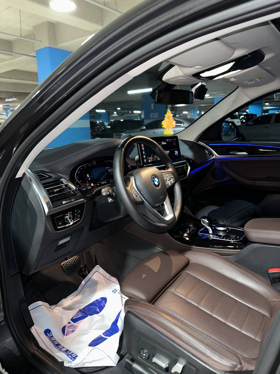 📎🤙🤙🤙🤙🤙🤙🤙📎
**BMW X4 2022
**
**Что по характеристикам:**

• Двигатель: 2.0 бензин, полный привод
• Пробег: 25 000 км
• Комплектация: есть все необходимое — электропривод сидений, большая мультимедиа, множество электронных помощников, кожаный салон 

🧷💰💰💰🧷
**
5,12 млн ₽ — «под ключ» до Москвы

**📎🥊📎Бытует мнение, что BMW без M-пакета — деньги на ветер…

Мы с этим не согласны: недавно снимали X5 в комплектации X-Line — пневмоподвеска, панорама, комфортные сиденья, подогревы, обдувы — и при этом на несколько миллионов дешевле, чем M-пакет, а по опциям даже лучше!

То же самое с этой BMW X4: за 5 млн клиент получил красивую коричневую кожу, электросиденья, подогрев руля, адаптивный круиз. Так что если не нашли M-пакет — смело смотрите X-Line, отличные варианты тоже бывают ☺️

__Хотите такой же? Пишите👇__

Telegram → @ai_AutoMSK
WhatsApp → wa.me/79259078545
📞 +7 926 220-24-71