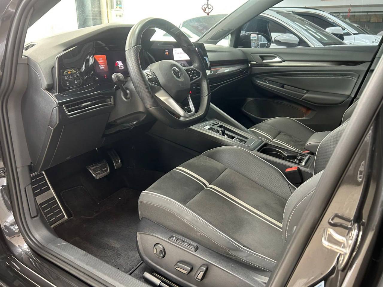 <b>Volkswagen Golf</b>, 2021

2 020 000 ₽

49100 км

• Двигатель: 1.4л
• Топливо: бензин
• КПП: робот
• Привод: передний
• Кузов: хэтчбек
