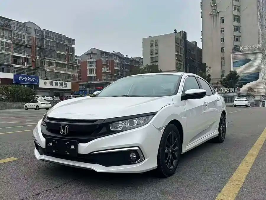 <b>Honda Civic</b>, 2023

2 190 000 р.

48000 км

• Двигатель: 1.5л
• Топливо: бензин
• КПП: вариатор
• Привод: передний
