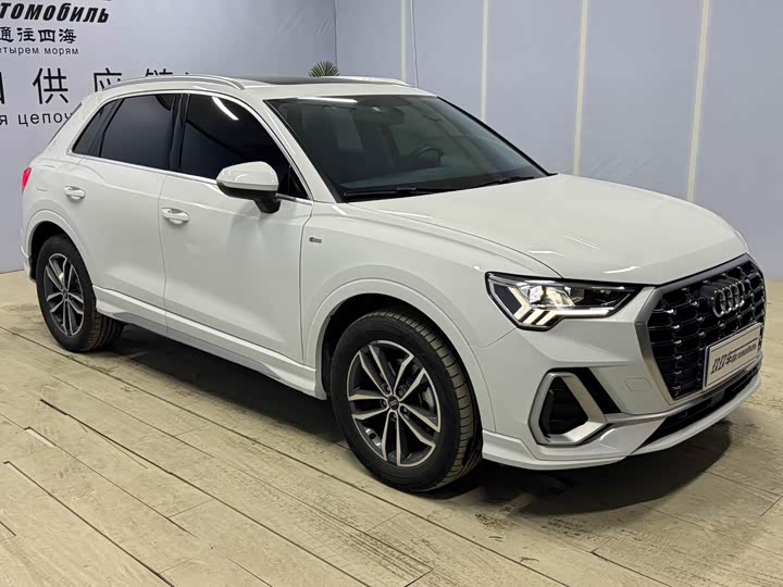<b>Audi Q3</b>, 2022

3 155 000 р.

20 000 км

• Двигатель: 1.4л
• Топливо: бензин
• КПП: робот
• Привод: передний

