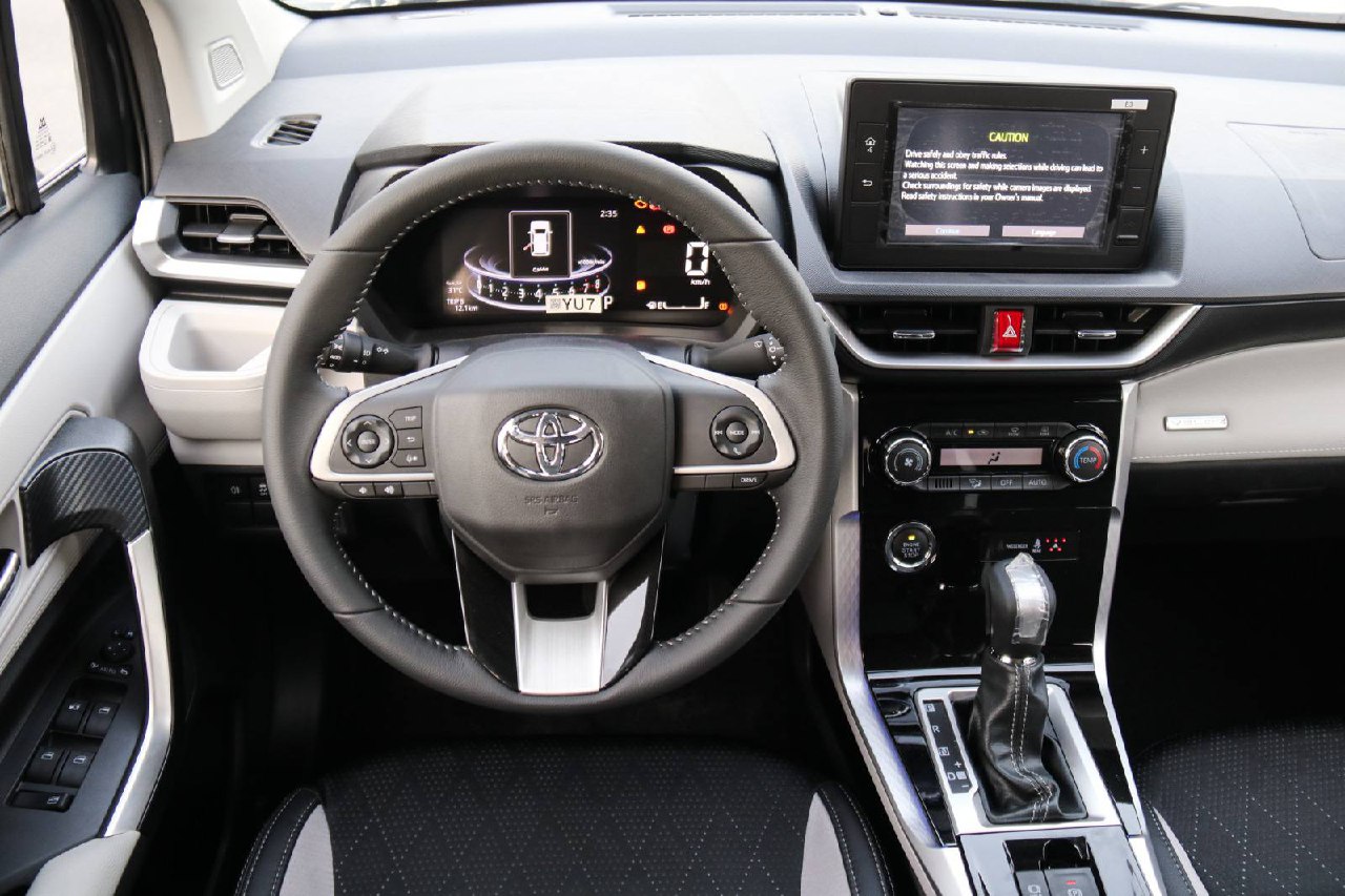 <b>Toyota Veloz</b>, 2025

2 839 000 р.

• Двигатель: 1.5л
• Топливо: бензин
• КПП: вариатор
• Привод: передний
