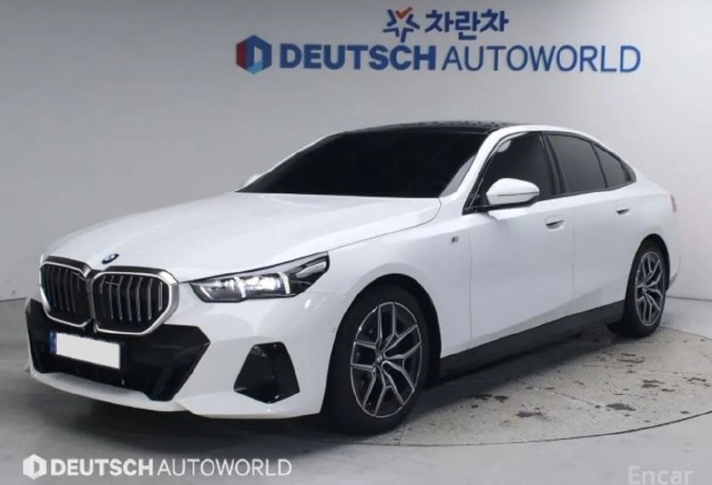 <b>BMW 520i M Sport</b>, 2024

6 590 000 ₽

25 600 км

• Двигатель: 2.0л
• Топливо: бензин
• Привод: задний
