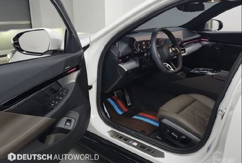 <b>BMW 520i M Sport</b>, 2024

6 590 000 ₽

25 600 км

• Двигатель: 2.0л
• Топливо: бензин
• Привод: задний
